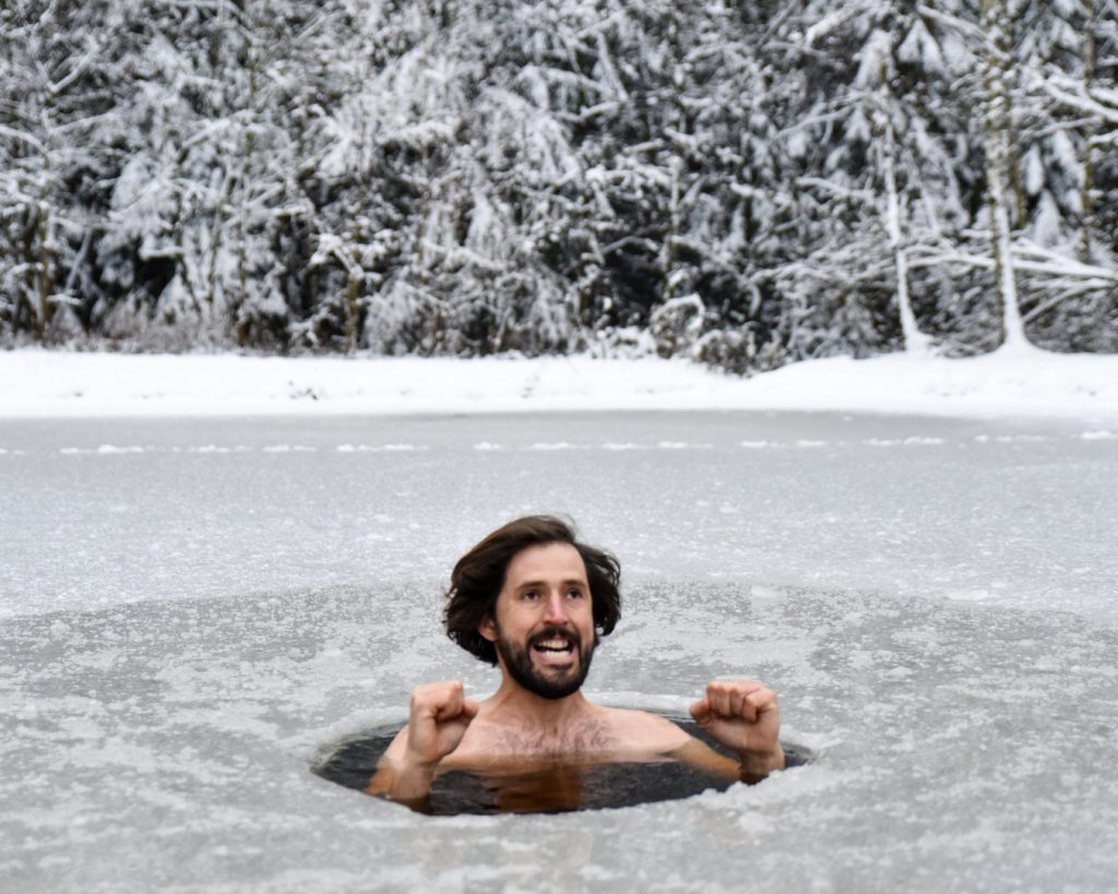 Prendre un bain gelé pour booster sa santé, son énergie, son bien-être et son potentiel.