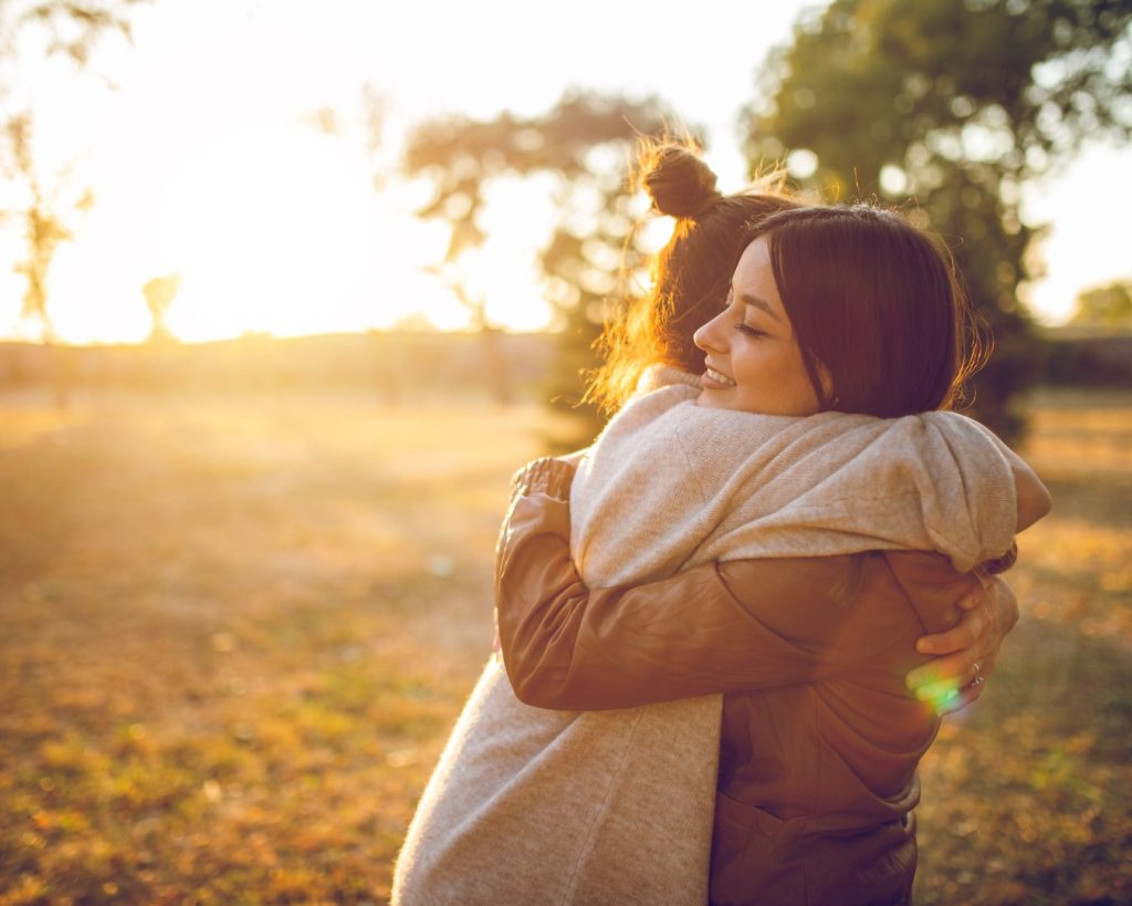Découvrez le cinquième des 5 langages de l'amour selon Gary Chapman : les contacts physiques.