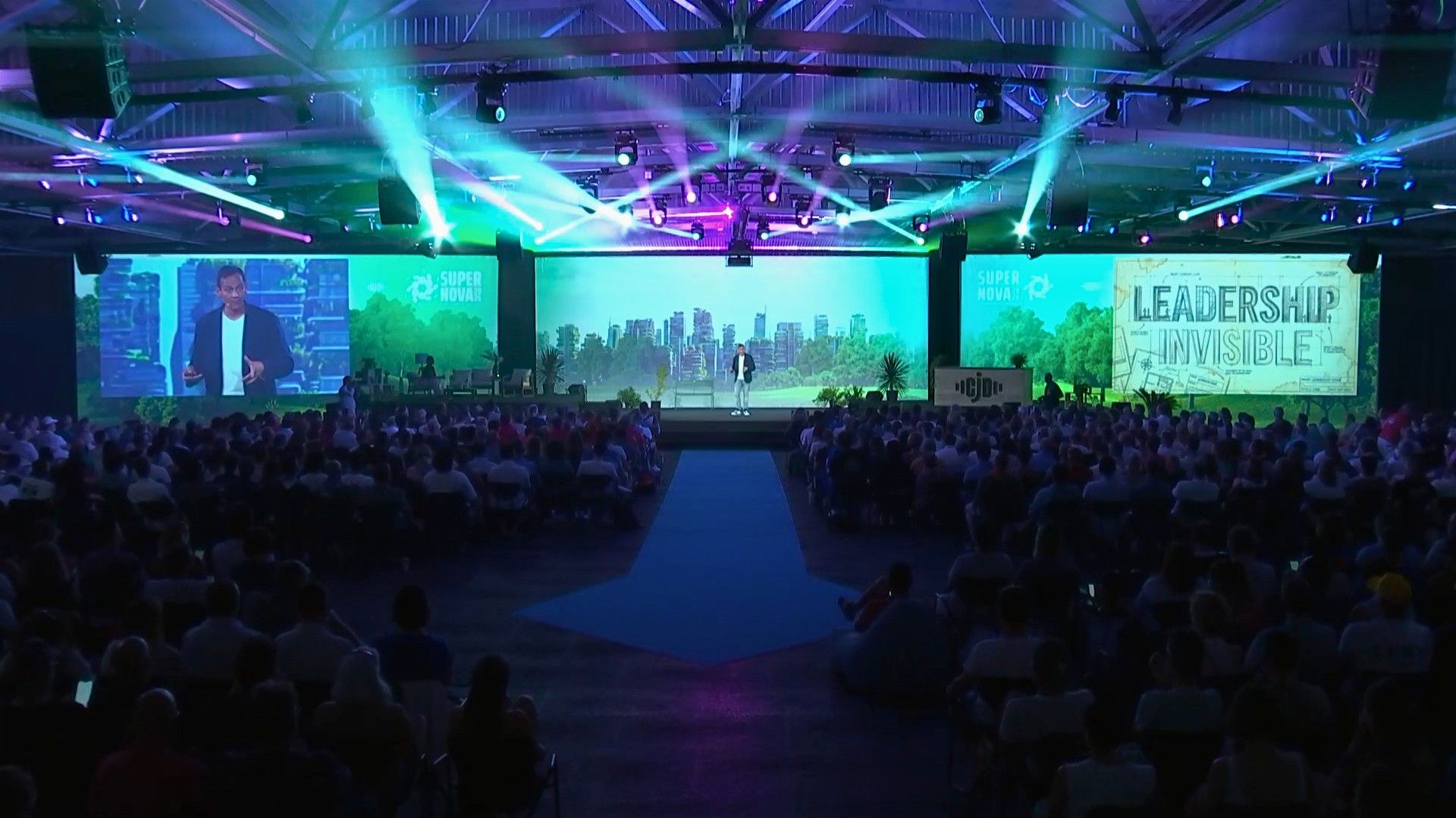 Iker Aguirre presenta Leadership Invisible ante 1 500 personas — congreso nacional del CJD, Supernova, Niza 2026