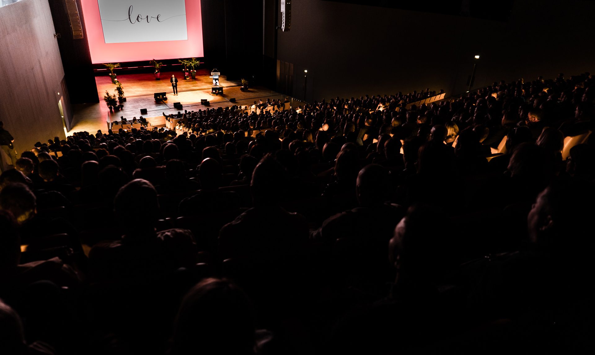 Iker Aguirre en conférence devant un large public à Nancy